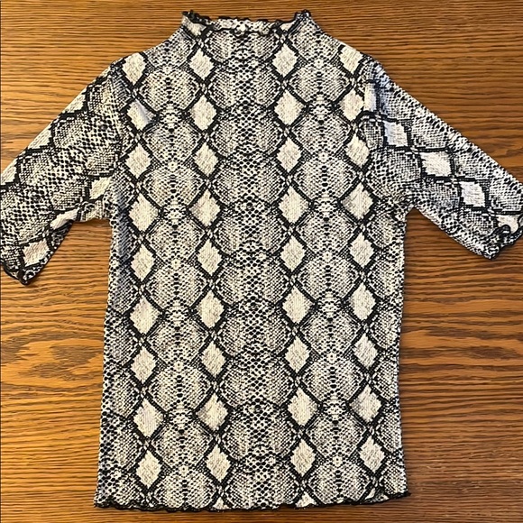 ✨LAST ACT!!! Set of three black and white women tops - Picture 6 of 9